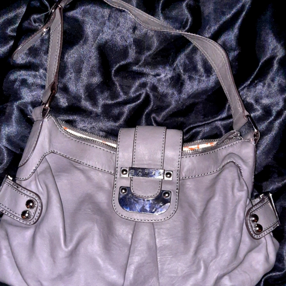 Guess purse 😍